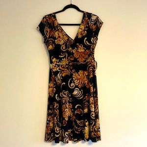 NWOT Beautiful V-neck black and tan floral scrolling dress